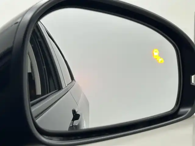 ホンダ ヴェゼル ハイブリッド e:HEV Z 熊本県 2025(令7)年 0.1千km クリスタルブラックパール 登録済未使用車/純正ナビ（ＡｐｐｌＣａｒＰｌａｙ・ＡｎｄｒｏｉｄＡｕｔｏ・ＢＴ・フルセグ・ＵＳＢ）/バックカメラ　/ビルトインＥＴＣ２．０　/ホンダセンシング/・レーダークルーズコントロール　/・ブラインドスポットモニター/・衝突軽減ブレーキ/・誤発進制御機能/・路外逸脱制御機能/・車線維持支援システム/・先行車発進お知らせ機能/・標識認識機能/横滑り防止/ダウンヒルアシスト/前席シートヒーター/ステアリングヒーター/置くだけ充電/パワーバックドア/ハーフレザーシート/純正１８インチAW/オートライト/LEDヘッドライト/スマートキー/プッシュスタート/スペアキー1本/保証書/取扱説明書