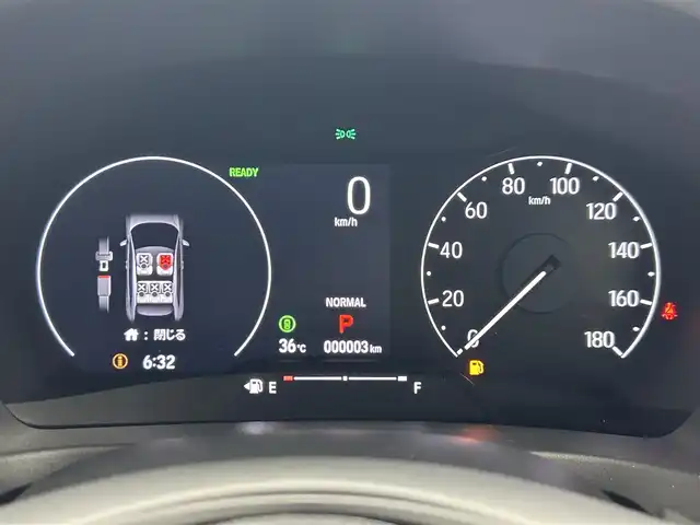 ホンダ ヴェゼル ハイブリッド e:HEV Z 熊本県 2025(令7)年 0.1千km クリスタルブラックパール 登録済未使用車/純正ナビ（ＡｐｐｌＣａｒＰｌａｙ・ＡｎｄｒｏｉｄＡｕｔｏ・ＢＴ・フルセグ・ＵＳＢ）/バックカメラ　/ビルトインＥＴＣ２．０　/ホンダセンシング/・レーダークルーズコントロール　/・ブラインドスポットモニター/・衝突軽減ブレーキ/・誤発進制御機能/・路外逸脱制御機能/・車線維持支援システム/・先行車発進お知らせ機能/・標識認識機能/横滑り防止/ダウンヒルアシスト/前席シートヒーター/ステアリングヒーター/置くだけ充電/パワーバックドア/ハーフレザーシート/純正１８インチAW/オートライト/LEDヘッドライト/スマートキー/プッシュスタート/スペアキー1本/保証書/取扱説明書
