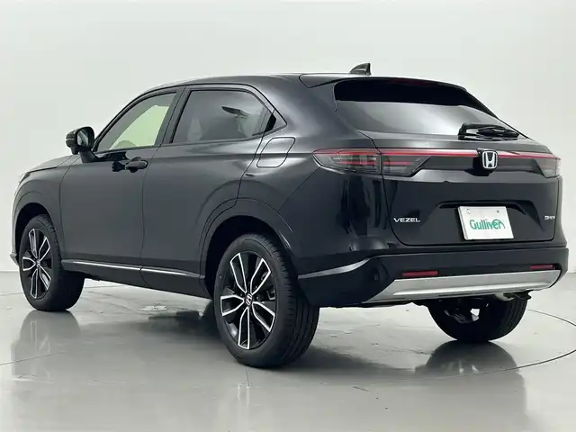 ホンダ ヴェゼル ハイブリッド e:HEV Z 熊本県 2025(令7)年 0.1千km クリスタルブラックパール 登録済未使用車/純正ナビ（ＡｐｐｌＣａｒＰｌａｙ・ＡｎｄｒｏｉｄＡｕｔｏ・ＢＴ・フルセグ・ＵＳＢ）/バックカメラ　/ビルトインＥＴＣ２．０　/ホンダセンシング/・レーダークルーズコントロール　/・ブラインドスポットモニター/・衝突軽減ブレーキ/・誤発進制御機能/・路外逸脱制御機能/・車線維持支援システム/・先行車発進お知らせ機能/・標識認識機能/横滑り防止/ダウンヒルアシスト/前席シートヒーター/ステアリングヒーター/置くだけ充電/パワーバックドア/ハーフレザーシート/純正１８インチAW/オートライト/LEDヘッドライト/スマートキー/プッシュスタート/スペアキー1本/保証書/取扱説明書