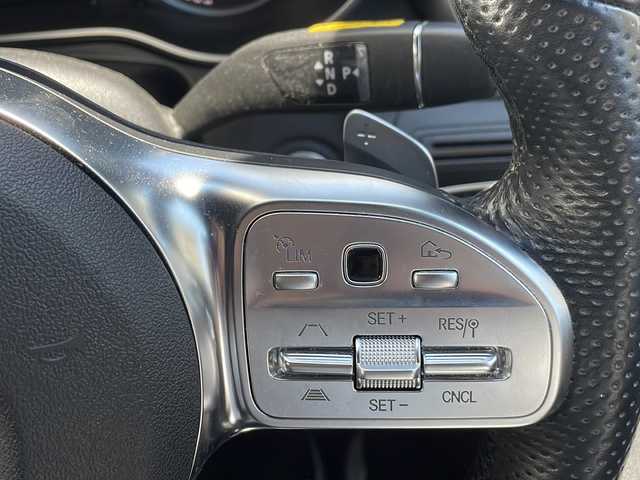 メルセデス・ベンツ ＧＬＣ２２０ d 4マチック AMGライン 神奈川県 2022(令4)年 4.8万km ダイヤモンドホワイト 純正ナビ/(FM/AM/USB/BT/TV)/バックカメラ/ETC2.0/360°カメラ/パワーシート(D/N席)/シートヒーター(全席)/置くだけ充電/ハーフレザーシート/LEDヘッドライト/アクティブレーンキーピングアシスト/ブラインドスポットアシスト/コーナーセンサー/ドライブレコーダー(前後)/純正AW/取扱説明書