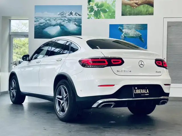 メルセデス・ベンツ ＧＬＣ２２０ d 4マチック クーペ AMGライン 大阪府 2022(令4)年 4.8万km ダイヤモンドホワイト レーダーセーフティP/ハーフレザー/メモリ付きパワーシート/シートヒーター/純正ナビ/TV/360度カメラ/applecarplay/ACC/ブラインドスポット/純正19インチAW/LEDヘッドライト/アンビエントライト/電動リアゲート/ワイヤレス充電