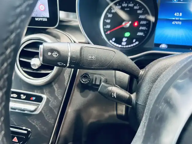 メルセデス・ベンツ ＧＬＣ２２０ d 4マチック クーペ AMGライン 大阪府 2022(令4)年 4.8万km ダイヤモンドホワイト レーダーセーフティP/ハーフレザー/メモリ付きパワーシート/シートヒーター/純正ナビ/TV/360度カメラ/applecarplay/ACC/ブラインドスポット/純正19インチAW/LEDヘッドライト/アンビエントライト/電動リアゲート/ワイヤレス充電