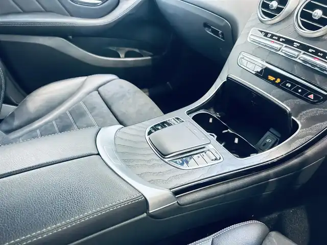 メルセデス・ベンツ ＧＬＣ２２０ d 4マチック クーペ AMGライン 大阪府 2022(令4)年 4.8万km ダイヤモンドホワイト レーダーセーフティP/ハーフレザー/メモリ付きパワーシート/シートヒーター/純正ナビ/TV/360度カメラ/applecarplay/ACC/ブラインドスポット/純正19インチAW/LEDヘッドライト/アンビエントライト/電動リアゲート/ワイヤレス充電