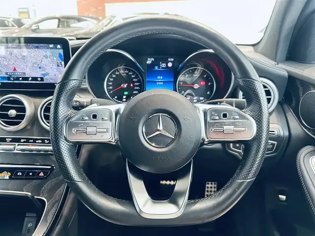 メルセデス・ベンツ ＧＬＣ２２０ d 4マチック クーペ AMGライン 大阪府 2022(令4)年 4.8万km ダイヤモンドホワイト レーダーセーフティP/ハーフレザー/メモリ付きパワーシート/シートヒーター/純正ナビ/TV/360度カメラ/applecarplay/ACC/ブラインドスポット/純正19インチAW/LEDヘッドライト/アンビエントライト/電動リアゲート/ワイヤレス充電