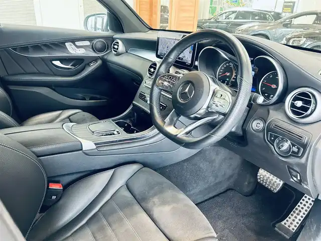 メルセデス・ベンツ ＧＬＣ２２０ d 4マチック クーペ AMGライン 大阪府 2022(令4)年 4.8万km ダイヤモンドホワイト レーダーセーフティP/ハーフレザー/メモリ付きパワーシート/シートヒーター/純正ナビ/TV/360度カメラ/applecarplay/ACC/ブラインドスポット/純正19インチAW/LEDヘッドライト/アンビエントライト/電動リアゲート/ワイヤレス充電