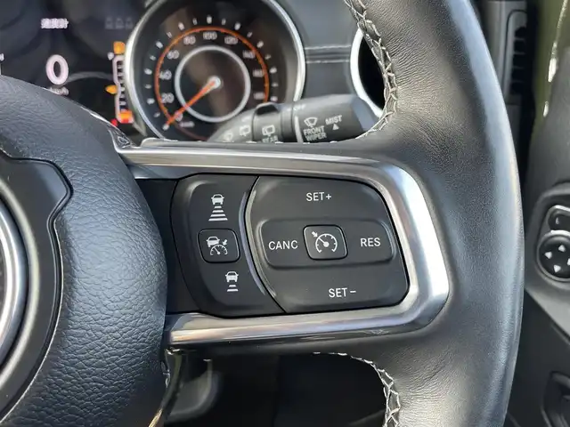 クライスラー・ジープ ジープ ラングラー アンリミテッド サハラ 三重県 2023(令5)年 1.8万km サージグリーン ワンオーナー/黒革/ACC/フロント　サイド　リアカメラ/シートヒーター/ステアリングヒーター/純正ナビ/TV/純正18インチAW