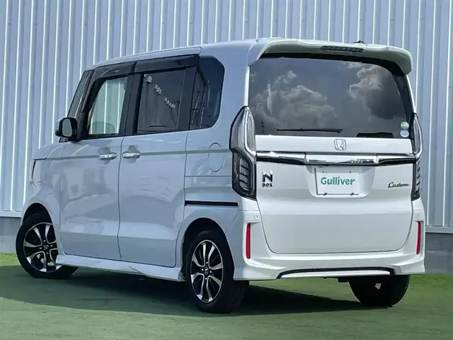 ホンダ Ｎ ＢＯＸ カスタム G L ホンダセンシング 香川県 2020(令2)年 4.2万km プラチナホワイトパール 純正メモリーナビ/→AM/FM/CD/DVD/Bluetooth/フルセグTV/ホンダセンシング/レーダークルーズコントロール/レーンキープアシスト/ビルトインETC/バックカメラ/前方ドライブレコーダー/シートヒーター/両側パワースライドドア/LEDヘッドライト/アイドリングストップ/サンシェード/プッシュスタート/スマートキー/純正14インチアルミホイール/純正フロアマット/ステアリングスイッチ