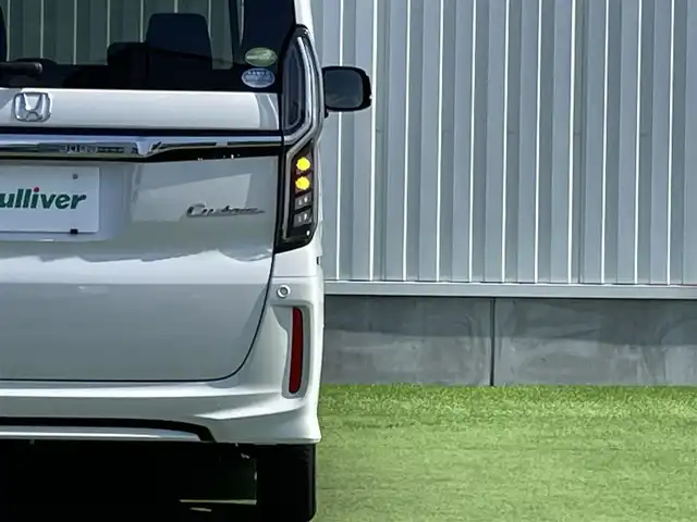ホンダ Ｎ ＢＯＸ カスタム G L ホンダセンシング 香川県 2020(令2)年 4.2万km プラチナホワイトパール 純正メモリーナビ/→AM/FM/CD/DVD/Bluetooth/フルセグTV/ホンダセンシング/レーダークルーズコントロール/レーンキープアシスト/ビルトインETC/バックカメラ/前方ドライブレコーダー/シートヒーター/両側パワースライドドア/LEDヘッドライト/アイドリングストップ/サンシェード/プッシュスタート/スマートキー/純正14インチアルミホイール/純正フロアマット/ステアリングスイッチ