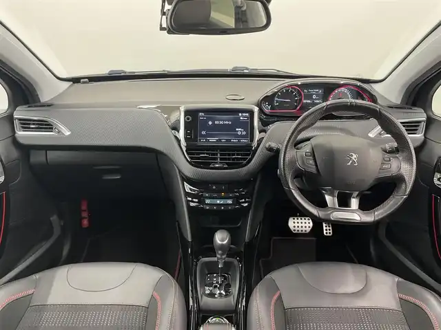 プジョー ２００８ GTライン 岡山県 2018(平30)年 3.8万km 黒 GTライン/純正ナビ/Bluetooth/クルコン/バックカメラ/アクティブシティブレーキ/パーキングアシスト/アンビエントライト/ドラレコ（F/R）/純正LEDヘッドライト/ブラック＆ホワイトエディション専用ホイル/スペアキー/ETC