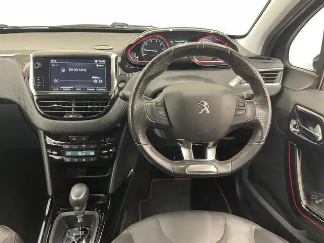 プジョー ２００８ GTライン 岡山県 2018(平30)年 3.8万km 黒 GTライン/純正ナビ/Bluetooth/クルコン/バックカメラ/アクティブシティブレーキ/パーキングアシスト/アンビエントライト/ドラレコ（F/R）/純正LEDヘッドライト/ブラック＆ホワイトエディション専用ホイル/スペアキー/ETC