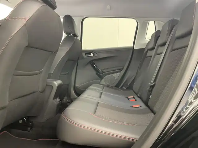 プジョー ２００８ GTライン 岡山県 2018(平30)年 3.8万km 黒 GTライン/純正ナビ/Bluetooth/クルコン/バックカメラ/アクティブシティブレーキ/パーキングアシスト/アンビエントライト/ドラレコ（F/R）/純正LEDヘッドライト/ブラック＆ホワイトエディション専用ホイル/スペアキー/ETC