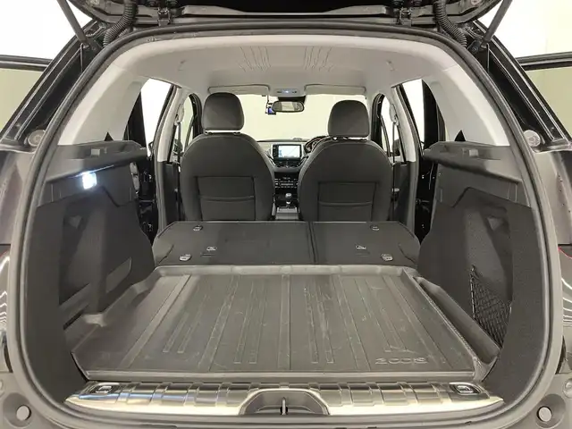 プジョー ２００８ GTライン 岡山県 2018(平30)年 3.8万km 黒 GTライン/純正ナビ/Bluetooth/クルコン/バックカメラ/アクティブシティブレーキ/パーキングアシスト/アンビエントライト/ドラレコ（F/R）/純正LEDヘッドライト/ブラック＆ホワイトエディション専用ホイル/スペアキー/ETC