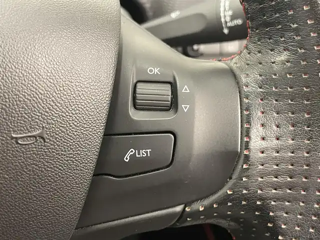 プジョー ２００８ GTライン 岡山県 2018(平30)年 3.8万km 黒 GTライン/純正ナビ/Bluetooth/クルコン/バックカメラ/アクティブシティブレーキ/パーキングアシスト/アンビエントライト/ドラレコ（F/R）/純正LEDヘッドライト/ブラック＆ホワイトエディション専用ホイル/スペアキー/ETC