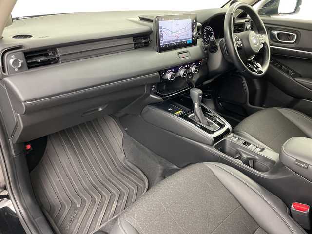 ホンダ ヴェゼル ハイブリッド e:HEV Z 道央・札幌 2024(令6)年 3.4万km クリスタルブラックパール ・ワンオーナー/・4WD/・寒冷地仕様/・純正ナビ&BT&TV&スマホ連携/・全方位カメラ/・プレミアムオーディオ/・電動リアゲート/・ホンダセンシング/・ブラインドスポットモニター/・前席シートヒーター/・ステアリングヒーター/・ドアミラーヒーター/・置くだけ充電/・ビルトインETC/・LEDヘッドライト/・純正18インチAW