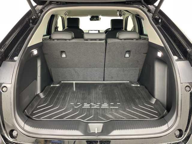 ホンダ ヴェゼル ハイブリッド e:HEV Z 道央・札幌 2024(令6)年 3.4万km クリスタルブラックパール ・ワンオーナー/・4WD/・寒冷地仕様/・純正ナビ&BT&TV&スマホ連携/・全方位カメラ/・プレミアムオーディオ/・電動リアゲート/・ホンダセンシング/・ブラインドスポットモニター/・前席シートヒーター/・ステアリングヒーター/・ドアミラーヒーター/・置くだけ充電/・ビルトインETC/・LEDヘッドライト/・純正18インチAW