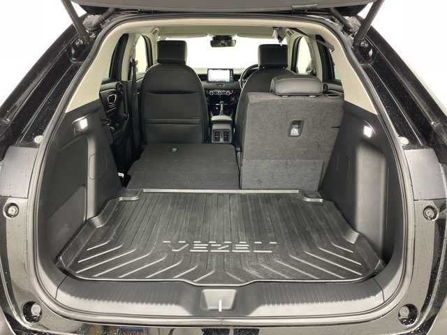 ホンダ ヴェゼル ハイブリッド e:HEV Z 道央・札幌 2024(令6)年 3.4万km クリスタルブラックパール ・ワンオーナー/・4WD/・寒冷地仕様/・純正ナビ&BT&TV&スマホ連携/・全方位カメラ/・プレミアムオーディオ/・電動リアゲート/・ホンダセンシング/・ブラインドスポットモニター/・前席シートヒーター/・ステアリングヒーター/・ドアミラーヒーター/・置くだけ充電/・ビルトインETC/・LEDヘッドライト/・純正18インチAW