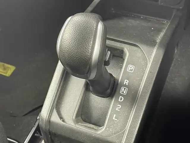 スズキ ジムニー XC 熊本県 2023(令5)年 5.3万km ミディアムグレー 社外メモリナビ(CD/DVD/BT/フルセグ)/2/4WD切り替え/デュアルブレーキサポート/衝突被害軽減ブレーキ/車線逸脱警告/バックカメラ/クルーズコントロール/スロットルコントローラー/前後ドライブレコーダー/前席シートヒーター/アイドリングストップ/オートライト/LEDヘッドライト/純正ゴムフロアマット/LED室内灯/取扱説明書/保証書