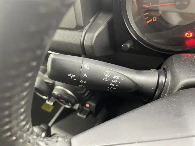 スズキ ジムニー XC 熊本県 2023(令5)年 5.3万km ミディアムグレー 社外メモリナビ(CD/DVD/BT/フルセグ)/2/4WD切り替え/デュアルブレーキサポート/衝突被害軽減ブレーキ/車線逸脱警告/バックカメラ/クルーズコントロール/スロットルコントローラー/前後ドライブレコーダー/前席シートヒーター/アイドリングストップ/オートライト/LEDヘッドライト/純正ゴムフロアマット/LED室内灯/取扱説明書/保証書