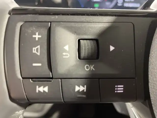 日産 セレナ e－パワー ハイウェイスター V 福岡県 2023(令5)年 1.6万km アズライトブルー 純正12型ナビ（BT/AndroidAuto/AMFM/USB/HDMI） /フルセグTV　/フリップダウンモニター/レーダークルーズコントロール　/デジタルインナーミラー/ドラレコ前後　/両側パワースライド　/標識認識機能　/パーキングアシスト/先行車発信お知らせ機能/横滑り防止装置/衝突被害軽減システム/ETC2.0/スマートキー（スペアキー1本）/純正AW/純正フロアマット