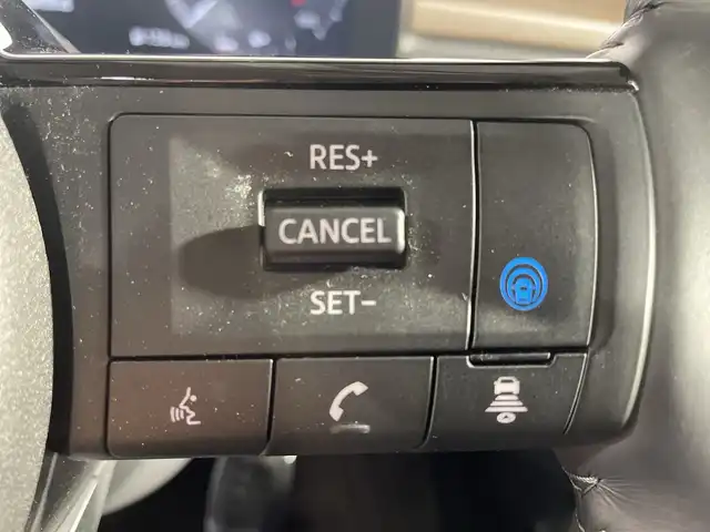 日産 セレナ e－パワー ハイウェイスター V 福岡県 2023(令5)年 1.6万km アズライトブルー 純正12型ナビ（BT/AndroidAuto/AMFM/USB/HDMI） /フルセグTV　/フリップダウンモニター/レーダークルーズコントロール　/デジタルインナーミラー/ドラレコ前後　/両側パワースライド　/標識認識機能　/パーキングアシスト/先行車発信お知らせ機能/横滑り防止装置/衝突被害軽減システム/ETC2.0/スマートキー（スペアキー1本）/純正AW/純正フロアマット