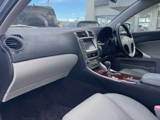 レクサス ＩＳ 250 バージョンL 三重県 2007(平19)年 7万km ライトブルーM 純正HDDナビゲーション/【CD/DVD/MD/MSV】/バックカメラ/ビルトインETC/パドルシフト/レザーシート/D/N席パワーシート/D/N席シートベンチレーション/D/N席シートヒーター/オートライト/HIDヘッドライト/フロントフォグランプ/フロント225/45R17インチ純正AW/リア245/45R17インチ純正AW/プッシュスタート/スマートキー/純正フロアマット