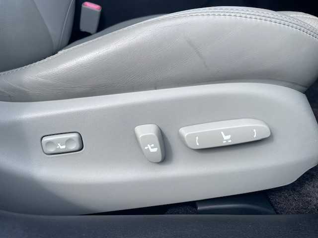 レクサス ＩＳ 250 バージョンL 三重県 2007(平19)年 7万km ライトブルーM 純正HDDナビゲーション/【CD/DVD/MD/MSV】/バックカメラ/ビルトインETC/パドルシフト/レザーシート/D/N席パワーシート/D/N席シートベンチレーション/D/N席シートヒーター/オートライト/HIDヘッドライト/フロントフォグランプ/フロント225/45R17インチ純正AW/リア245/45R17インチ純正AW/プッシュスタート/スマートキー/純正フロアマット