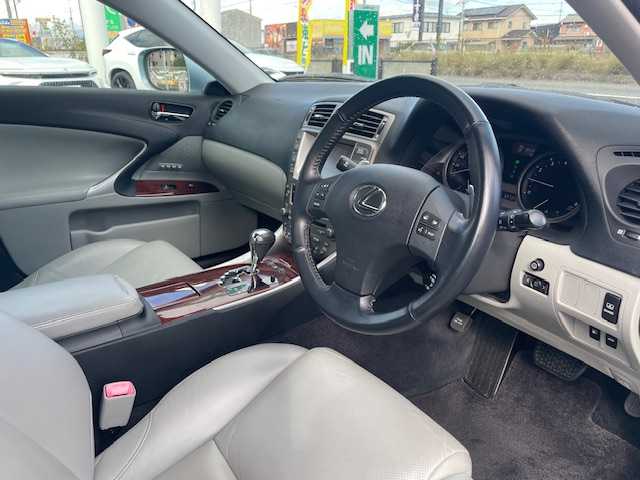 レクサス ＩＳ 250 バージョンL 三重県 2007(平19)年 7万km ライトブルーM 純正HDDナビゲーション/【CD/DVD/MD/MSV】/バックカメラ/ビルトインETC/パドルシフト/レザーシート/D/N席パワーシート/D/N席シートベンチレーション/D/N席シートヒーター/オートライト/HIDヘッドライト/フロントフォグランプ/フロント225/45R17インチ純正AW/リア245/45R17インチ純正AW/プッシュスタート/スマートキー/純正フロアマット