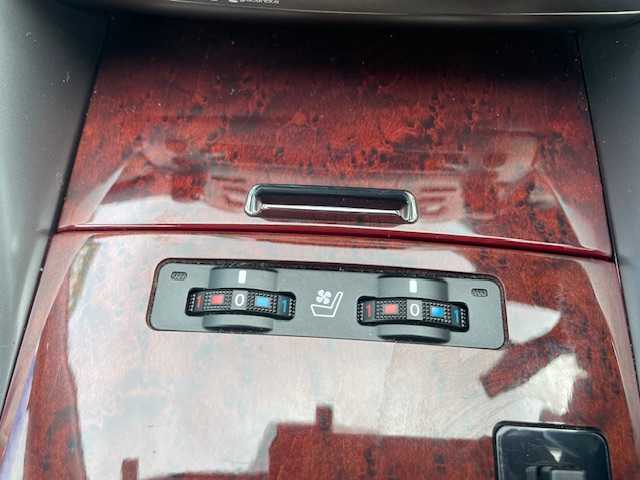 レクサス ＩＳ 250 バージョンL 三重県 2007(平19)年 7万km ライトブルーM 純正HDDナビゲーション/【CD/DVD/MD/MSV】/バックカメラ/ビルトインETC/パドルシフト/レザーシート/D/N席パワーシート/D/N席シートベンチレーション/D/N席シートヒーター/オートライト/HIDヘッドライト/フロントフォグランプ/フロント225/45R17インチ純正AW/リア245/45R17インチ純正AW/プッシュスタート/スマートキー/純正フロアマット