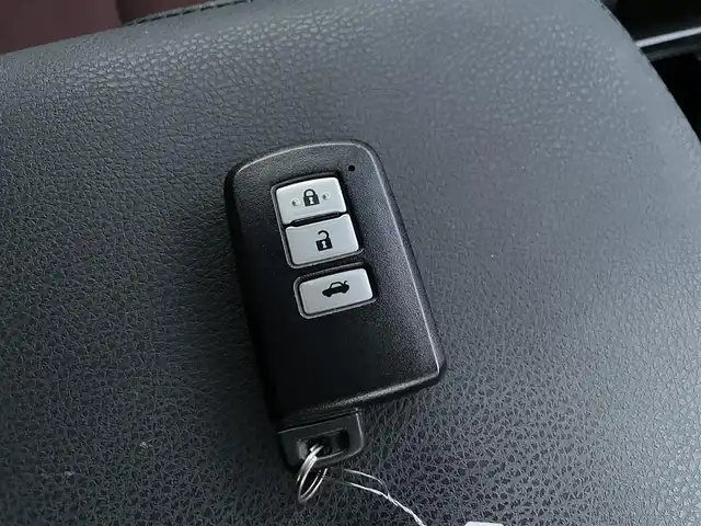 トヨタ クラウン ハイブリッド アスリートS 福岡県 2013(平25)年 7万km ダークレッドマイカメタリック 純正ナビ(ワンセグテレビ・FM・AM・BT)/前席パワーシート/クルーズコントロール/ETC/パワーバックドア/プッシュスタート/スマートキー/フォグランプ/純正フロアマット/ドアバイザー/バックカメラ