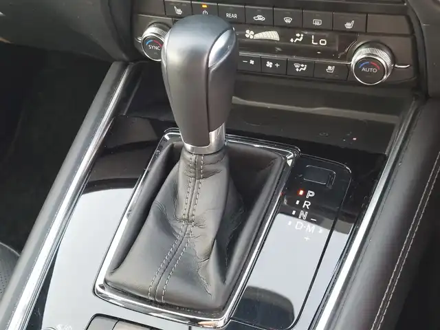 マツダ ＣＸ－８ XD スポーツアピアランス 東京都 2023(令5)年 0.9万km ロジウムホワイトプレミアムメタリック 純正ナビ/全方位カメラ/ETC/ドライブレコーダー/BOSEスピーカー/ヘッドアップディスプレイ/衝突軽減システム/レーンキープアシスト/レーダークルーズコントロール/ブラインドスポットモニター/LEDヘッドライト/パドルシフト/ルーフレール