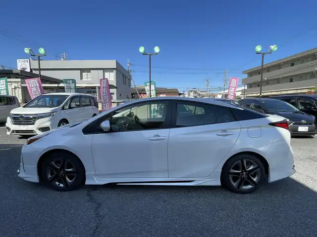 トヨタ プリウス S ツーリングセレクション 大阪府 2022(令4)年 3.4万km プラチナホワイトパールマイカ モデリスタエアロ/アルパインドラレコ/アルパインデジタルインナーミラー/アルパイン9インチナビ/CD.DVD.BT.フルセグ/バックカメラ/レザーシート/シートヒーター/レーダークルコン/ETC/オートハイビーム/オートLEDライト/純正フロアマット