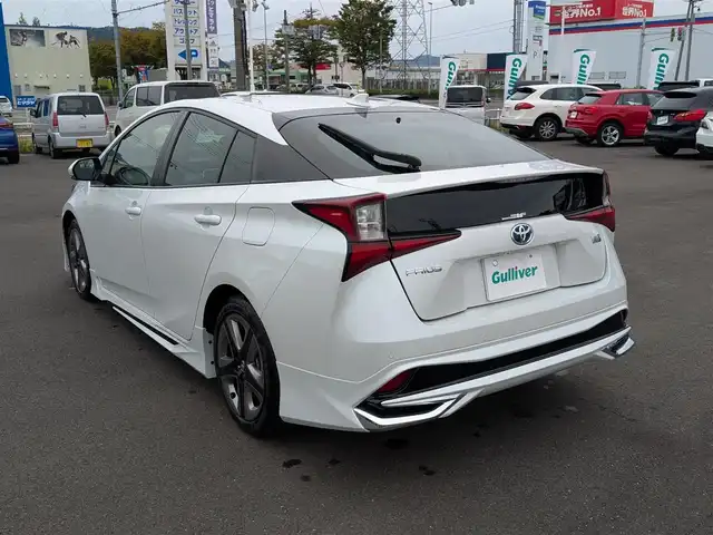トヨタ プリウス Sツーリングセレクション 福井県 2022(令4)年 3.4万km プラチナホワイトパールマイカ モデリスタフルエアロ/前後ドライブレコーダー/アルパインデジタルインナーミラー/アルパイン9インチナビ/（CD/DVD/Bluetooth/フルセグ）/バックカメラ/全席レザーシート/運転席・助手席シートヒーター/TOYOTA　Safety Sence/・プリクラッシュセーフティ/・レーントレーシングアシスト/・オートマチックハイビーム/・ロードサインアシスト/・レーダークルーズコントロール (全車速追従機能付き)/・先行車発進告知機能/・プロアクティブドライビングアシスト/ETC/オートLEDライト/純正フロアマット/新車保証書/取扱説明書