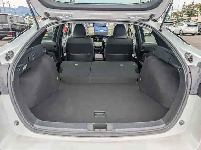 トヨタ プリウス Sツーリングセレクション 福井県 2022(令4)年 3.4万km プラチナホワイトパールマイカ モデリスタフルエアロ/前後ドライブレコーダー/アルパインデジタルインナーミラー/アルパイン9インチナビ/（CD/DVD/Bluetooth/フルセグ）/バックカメラ/全席レザーシート/運転席・助手席シートヒーター/TOYOTA　Safety Sence/・プリクラッシュセーフティ/・レーントレーシングアシスト/・オートマチックハイビーム/・ロードサインアシスト/・レーダークルーズコントロール (全車速追従機能付き)/・先行車発進告知機能/・プロアクティブドライビングアシスト/ETC/オートLEDライト/純正フロアマット/新車保証書/取扱説明書