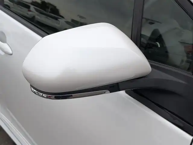 トヨタ プリウス Sツーリングセレクション 福井県 2022(令4)年 3.4万km プラチナホワイトパールマイカ モデリスタフルエアロ/前後ドライブレコーダー/アルパインデジタルインナーミラー/アルパイン9インチナビ/（CD/DVD/Bluetooth/フルセグ）/バックカメラ/全席レザーシート/運転席・助手席シートヒーター/TOYOTA　Safety Sence/・プリクラッシュセーフティ/・レーントレーシングアシスト/・オートマチックハイビーム/・ロードサインアシスト/・レーダークルーズコントロール (全車速追従機能付き)/・先行車発進告知機能/・プロアクティブドライビングアシスト/ETC/オートLEDライト/純正フロアマット/新車保証書/取扱説明書