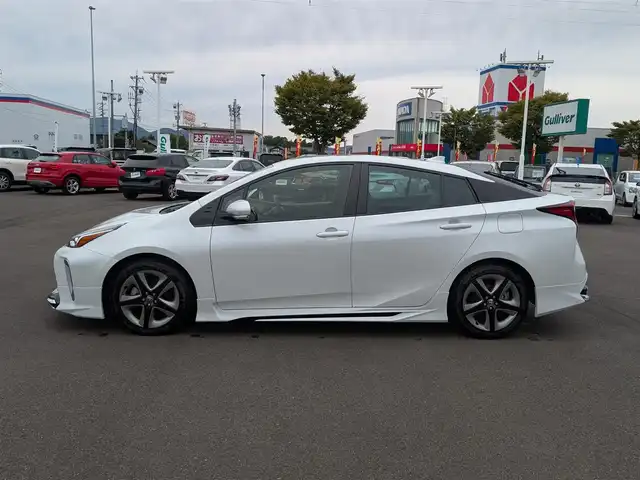 トヨタ プリウス Sツーリングセレクション 福井県 2022(令4)年 3.4万km プラチナホワイトパールマイカ モデリスタフルエアロ/前後ドライブレコーダー/アルパインデジタルインナーミラー/アルパイン9インチナビ/（CD/DVD/Bluetooth/フルセグ）/バックカメラ/全席レザーシート/運転席・助手席シートヒーター/TOYOTA　Safety Sence/・プリクラッシュセーフティ/・レーントレーシングアシスト/・オートマチックハイビーム/・ロードサインアシスト/・レーダークルーズコントロール (全車速追従機能付き)/・先行車発進告知機能/・プロアクティブドライビングアシスト/ETC/オートLEDライト/純正フロアマット/新車保証書/取扱説明書
