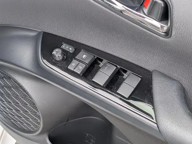 トヨタ プリウス Sツーリングセレクション 福井県 2022(令4)年 3.4万km プラチナホワイトパールマイカ モデリスタフルエアロ/前後ドライブレコーダー/アルパインデジタルインナーミラー/アルパイン9インチナビ/（CD/DVD/Bluetooth/フルセグ）/バックカメラ/全席レザーシート/運転席・助手席シートヒーター/TOYOTA　Safety Sence/・プリクラッシュセーフティ/・レーントレーシングアシスト/・オートマチックハイビーム/・ロードサインアシスト/・レーダークルーズコントロール (全車速追従機能付き)/・先行車発進告知機能/・プロアクティブドライビングアシスト/ETC/オートLEDライト/純正フロアマット/新車保証書/取扱説明書