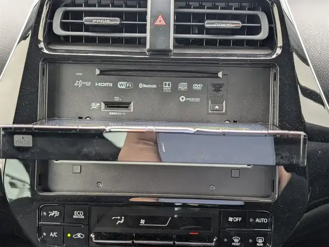 トヨタ プリウス Sツーリングセレクション 福井県 2022(令4)年 3.4万km プラチナホワイトパールマイカ モデリスタフルエアロ/前後ドライブレコーダー/アルパインデジタルインナーミラー/アルパイン9インチナビ/（CD/DVD/Bluetooth/フルセグ）/バックカメラ/全席レザーシート/運転席・助手席シートヒーター/TOYOTA　Safety Sence/・プリクラッシュセーフティ/・レーントレーシングアシスト/・オートマチックハイビーム/・ロードサインアシスト/・レーダークルーズコントロール (全車速追従機能付き)/・先行車発進告知機能/・プロアクティブドライビングアシスト/ETC/オートLEDライト/純正フロアマット/新車保証書/取扱説明書