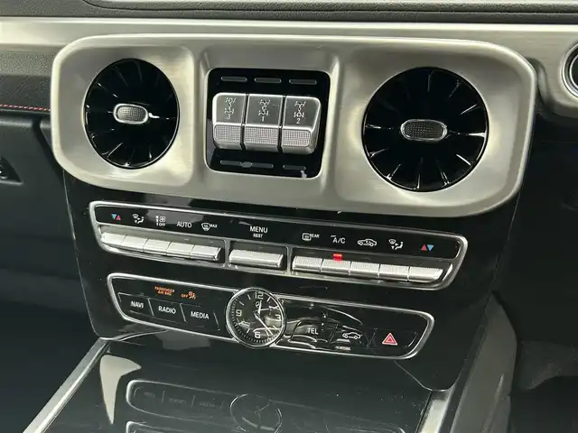 メルセデス・ベンツ ゲレンデヴァーゲン Ｇ３５０ｄ AMGライン 茨城県 2019(令1)年 3.1万km ポーラホワイト ラグジュアリーパッケージ /サンルーフ /アダプティブDS /Burmester/黒革 /全席シートヒーター /M付PWシート /ナビ /12セグ /BT /マルチLED /RSP /ACC /LKA /BSA /360°カメラ/禁煙車