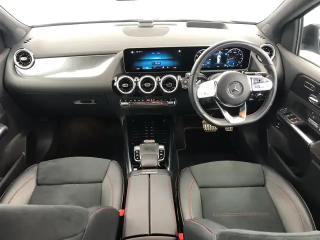メルセデス・ベンツ Ｂ１８０ AMGライン 愛知県 2019(令1)年 4万km コスモスブラック 純正ナビ/（Bluetooth）/クルーズコントロール/全方位モニター/衝突軽減システム/レーンキープアシスト/パーキングアシスト/電動リアゲート/ハーフレザーシート/前席パワーシート/前席シートヒーター/ETC2.0/純正ドライブレコーダー/純正AW/LEDヘッドライト