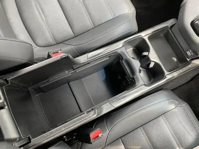 ホンダ ＣＲ－Ｖ ハイブリッド e:HEV EX ブラックED 愛知県 2021(令3)年 4.3万km クリスタルブラックパール ワンオーナー/純正SDナビ(FM/AM/CD/DVD/BT/iPod/AUX/AppleCarPlay/フルセグ)/ホンダセンシング/　・CMBSブレーキ/　・誤発進抑制機能/　・歩行者事故軽減ステアリング/　・路外逸脱抑制機能/　・渋滞追従機能付アダクティブクルーズコントロール/　・車線維持支援システム/　・先行車発進お知らせ機能/　・標識認識機能/　・ブラインドスポットインフォメーション/サンルーフ/クリアランスソナー・コーナーセンサー/バックカメラ/ETC2.0/レザーシート/パワーシート/シートヒーター/パドルシフト/革巻きステアリング/ヒートステアリング/デジタルインナーミラー/LEDヘッドライト/フォグランプ/純正AW18インチ/電動格納ミラー/アイドリングストップ/プッシュスタート/スマートキー・スペアキー１本/ステアリングリモコン/ハンズフリー/ABS/保証書