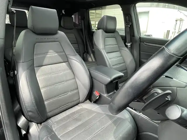 ホンダ ＣＲ－Ｖ ハイブリッド e:HEV EX ブラックED 愛知県 2021(令3)年 4.3万km クリスタルブラックパール ワンオーナー/純正SDナビ(FM/AM/CD/DVD/BT/iPod/AUX/AppleCarPlay/フルセグ)/ホンダセンシング/　・CMBSブレーキ/　・誤発進抑制機能/　・歩行者事故軽減ステアリング/　・路外逸脱抑制機能/　・渋滞追従機能付アダクティブクルーズコントロール/　・車線維持支援システム/　・先行車発進お知らせ機能/　・標識認識機能/　・ブラインドスポットインフォメーション/サンルーフ/クリアランスソナー・コーナーセンサー/バックカメラ/ETC2.0/レザーシート/パワーシート/シートヒーター/パドルシフト/革巻きステアリング/ヒートステアリング/デジタルインナーミラー/LEDヘッドライト/フォグランプ/純正AW18インチ/電動格納ミラー/アイドリングストップ/プッシュスタート/スマートキー・スペアキー１本/ステアリングリモコン/ハンズフリー/ABS/保証書