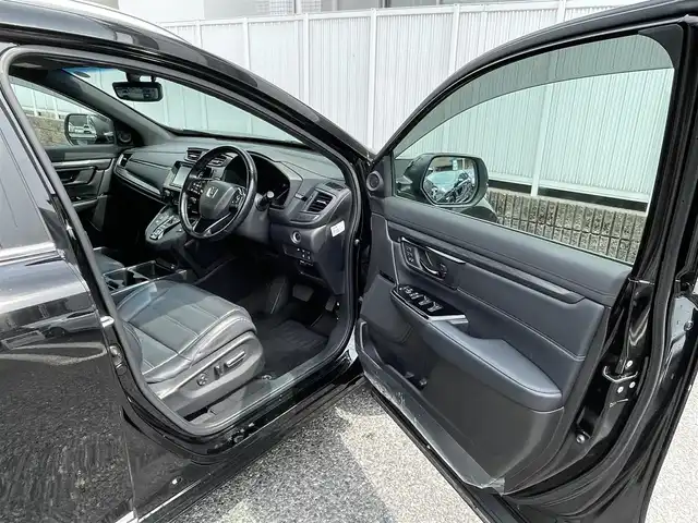 ホンダ ＣＲ－Ｖ ハイブリッド e:HEV EX ブラックED 愛知県 2021(令3)年 4.3万km クリスタルブラックパール ワンオーナー/純正SDナビ(FM/AM/CD/DVD/BT/iPod/AUX/AppleCarPlay/フルセグ)/ホンダセンシング/　・CMBSブレーキ/　・誤発進抑制機能/　・歩行者事故軽減ステアリング/　・路外逸脱抑制機能/　・渋滞追従機能付アダクティブクルーズコントロール/　・車線維持支援システム/　・先行車発進お知らせ機能/　・標識認識機能/　・ブラインドスポットインフォメーション/サンルーフ/クリアランスソナー・コーナーセンサー/バックカメラ/ETC2.0/レザーシート/パワーシート/シートヒーター/パドルシフト/革巻きステアリング/ヒートステアリング/デジタルインナーミラー/LEDヘッドライト/フォグランプ/純正AW18インチ/電動格納ミラー/アイドリングストップ/プッシュスタート/スマートキー・スペアキー１本/ステアリングリモコン/ハンズフリー/ABS/保証書