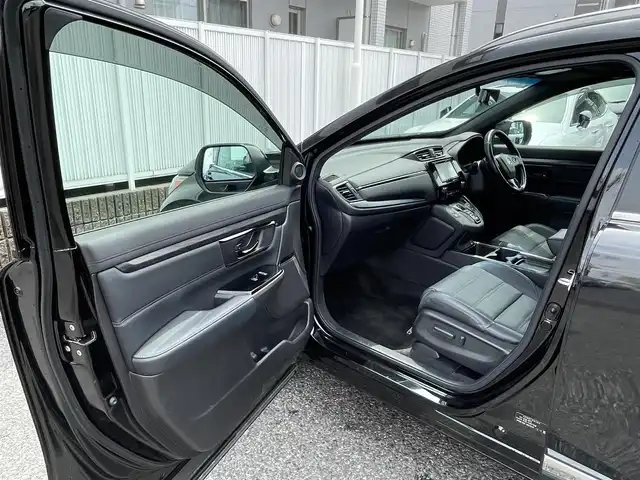 ホンダ ＣＲ－Ｖ ハイブリッド e:HEV EX ブラックED 愛知県 2021(令3)年 4.3万km クリスタルブラックパール ワンオーナー/純正SDナビ(FM/AM/CD/DVD/BT/iPod/AUX/AppleCarPlay/フルセグ)/ホンダセンシング/　・CMBSブレーキ/　・誤発進抑制機能/　・歩行者事故軽減ステアリング/　・路外逸脱抑制機能/　・渋滞追従機能付アダクティブクルーズコントロール/　・車線維持支援システム/　・先行車発進お知らせ機能/　・標識認識機能/　・ブラインドスポットインフォメーション/サンルーフ/クリアランスソナー・コーナーセンサー/バックカメラ/ETC2.0/レザーシート/パワーシート/シートヒーター/パドルシフト/革巻きステアリング/ヒートステアリング/デジタルインナーミラー/LEDヘッドライト/フォグランプ/純正AW18インチ/電動格納ミラー/アイドリングストップ/プッシュスタート/スマートキー・スペアキー１本/ステアリングリモコン/ハンズフリー/ABS/保証書