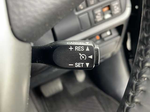 トヨタ エスクァイア Gi 愛知県 2019(令1)年 4.3万km ブラック ワンオーナー/8型ナビメモリ【AVIC-RL710】/（CD/DVD/フルセグTV/Bluetooth）/バックカメラ/両側パワースライドドア/アルパインフリップダウンモニター/衝突軽減システム/クルーズコントロール/レーンキープアシスト/オートマチックハイビーム/ドライブレコーダー/ETC/純正15インチAW/LEDヘッドライト/黒レザーシート/シートヒーター(前席)/ウッドコンビハンドル/ステアリングスイッチ/スマートキー＆プッシュスタート