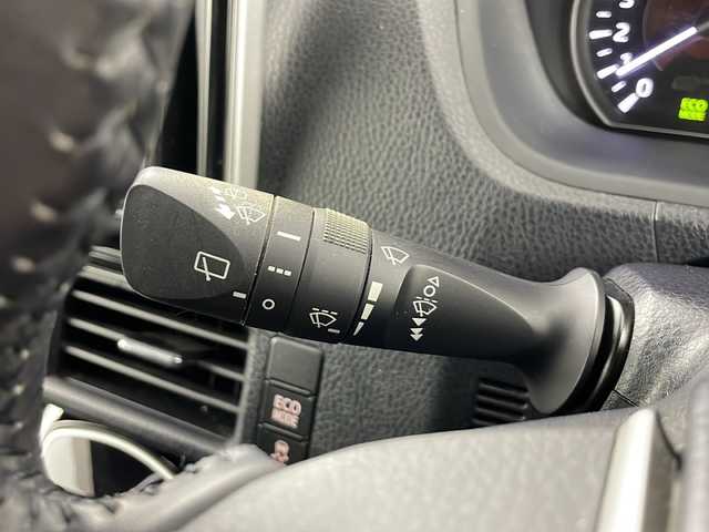 トヨタ エスクァイア Gi 愛知県 2019(令1)年 4.3万km ブラック ワンオーナー/8型ナビメモリ【AVIC-RL710】/（CD/DVD/フルセグTV/Bluetooth）/バックカメラ/両側パワースライドドア/アルパインフリップダウンモニター/衝突軽減システム/クルーズコントロール/レーンキープアシスト/オートマチックハイビーム/ドライブレコーダー/ETC/純正15インチAW/LEDヘッドライト/黒レザーシート/シートヒーター(前席)/ウッドコンビハンドル/ステアリングスイッチ/スマートキー＆プッシュスタート