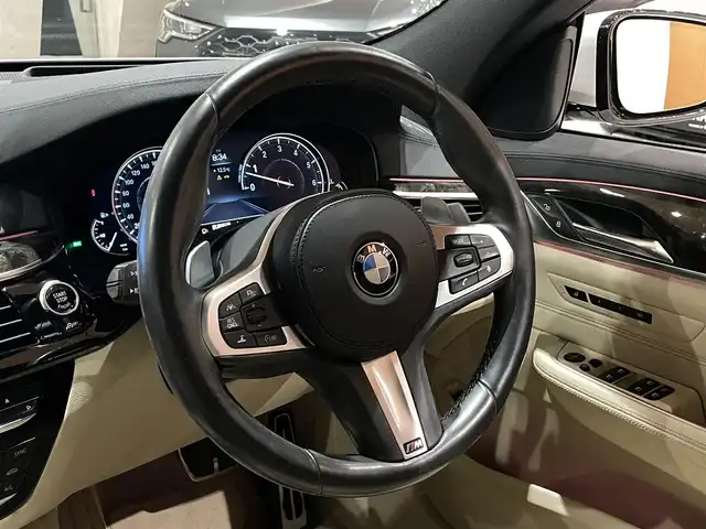 ＢＭＷ ６４０ｉ xDrive グランツーリスモ Mスポーツ 道央・札幌 2018(平30)年 5.2万km ミネラルホワイト 電動パノラマガラスサンルーフ/ヘッドアップディスプレイ/リアエンターテイメントシステム/ソフトクローズドア/ナッパレザーシート/シートヒーター/シートベンチレーション/4ゾーンエアコン/BMWジェスチャーコントロール/ワイヤレスチャージング/ドライビングアシストプラス/パーキングアシストプラス/360°カメラ/アダプティブLEDヘッドライト/電動リアゲート