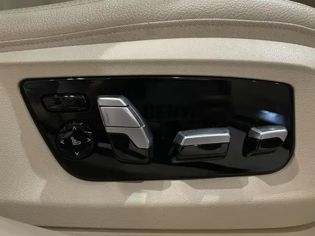 ＢＭＷ ６４０ｉ xDrive グランツーリスモ Mスポーツ 道央・札幌 2018(平30)年 5.2万km ミネラルホワイト 電動パノラマガラスサンルーフ/ヘッドアップディスプレイ/リアエンターテイメントシステム/ソフトクローズドア/ナッパレザーシート/シートヒーター/シートベンチレーション/4ゾーンエアコン/BMWジェスチャーコントロール/ワイヤレスチャージング/ドライビングアシストプラス/パーキングアシストプラス/360°カメラ/アダプティブLEDヘッドライト/電動リアゲート