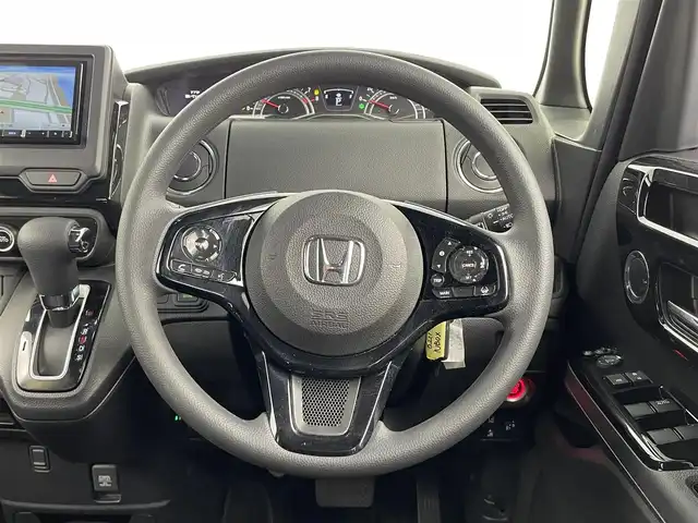 ホンダ Ｎ ＢＯＸ カスタム L 大分県 2022(令4)年 4.4万km クリスタルブラックパール ホンダセンシング搭載/・衝突軽減ブレーキ（CMBS）/・誤発進抑制機能/・歩行者事故低減ステアリング/・路外逸脱抑制機能/・ACC（渋滞追従機能付き）/・車線維持支援システム（LAKS）/・先行車発進お知らせ機能/・標識認識機能/・後方誤発進抑制機能/・オートハイビーム/社外ナビ　/（フルセグTV/DVD/BT)/ステアリングスイッチ/バックカメラ/前後連動ドライブレコーダー/前席シートヒーター/片側パワースライドドア/アイドリングストップ/電動格納ミラー/オートライト/LEDヘッドライト/シーケンシャルウインカー/LEDフォグ/純正15インチアルミホイール