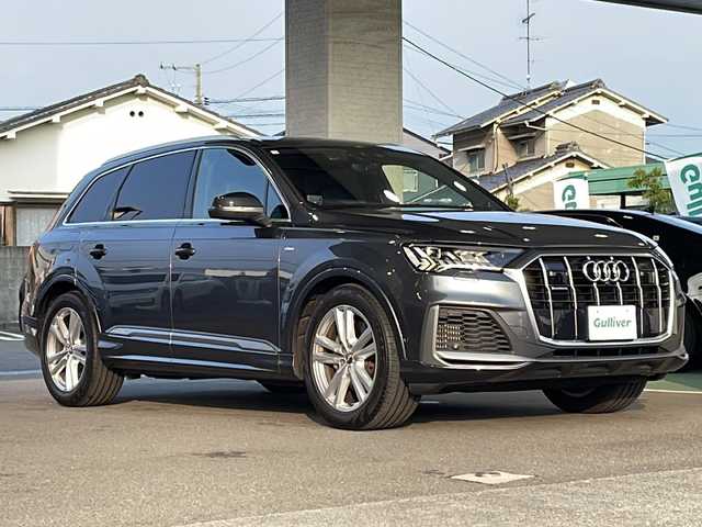 アウディ アウディ Ｑ７ 55TFSIクワトロ Sライン 愛媛県 2020(令2)年 3.9万km デイトナグレーパールエフェクト 純正メモリナビ/・フルセグTV/・Bluetooth接続/・SDミュージックサーバー/全方位カメラ/ビルトインETC/バーチャルコックピット/アダプティブドライビングアシスタント/エマージェンシーアシスト/4WD/ルーフレール/レザーシート/前席パワーシート/前席シートヒーター/D席メモリーシート/LEDヘッドライト/BOSEサウンド/パワーバックドア/社外レーダー/パドルシフト/スペアキー