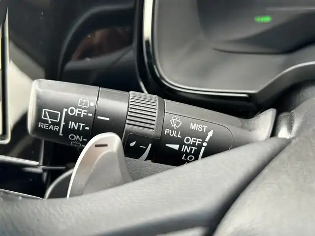 ホンダ シャトル ハイブリッド X ホンダセンシング 奈良県 2019(令1)年 3.2万km プラチナホワイトパール フルセグナビ（ＶＸＭー１９４ＶＦｉ）　/Ｂｌｕｅｔｏｏｔｈ　/ＣＤ／ＤＶＤ　/バックカメラ　/スペアキー　/ハーフレザーシート　/シートヒーター　/ドライブレコーダー　/純正フロアマット　/レーダークルーズコントロール
